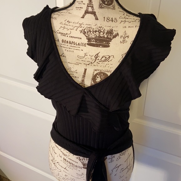 BP RUFFLE TIE HEM TOP - Picture 4 of 11